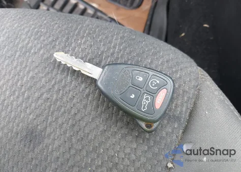 2013 Chrysler 200 Touring из США, поврежденный, VIN 1C3CCBBB2DN631697